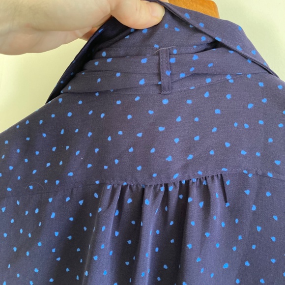 Lands End Ladies button down Blouse with tie Sz 8 EUC - Picture 5 of 7